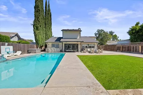 Exterior - 770 Mulholand Dr, Ripon, CA 95366 photo 5 of 10
