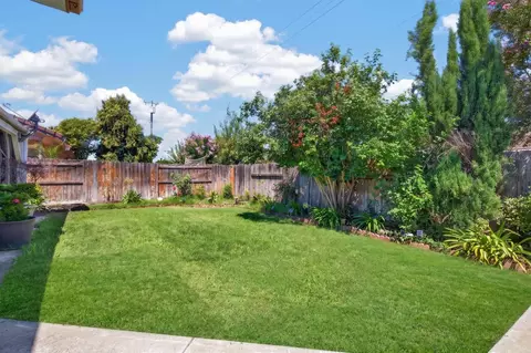 Exterior - 2119 Debbie Ln, Lodi, CA 95242 photo 4 of 6