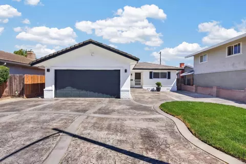 Exterior - 2119 Debbie Ln, Lodi, CA 95242 photo 2 of 6