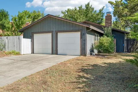 2903 Corona Dr, Davis, CA 95616 photo 2