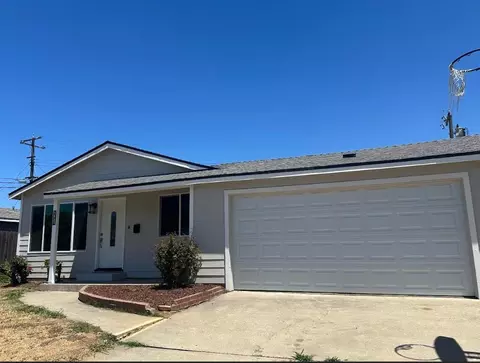5853 67th St, Sacramento, CA 95824