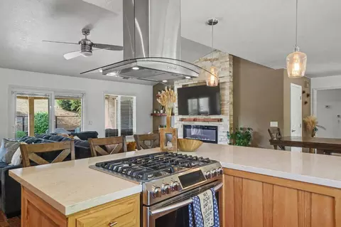 Kitchen - 1797 Hoya Ct, Copperopolis, CA 95228 photo 9 of 10