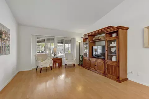 Living - 205 Pintail Pl, Davis, CA 95616 photo 2 of 3