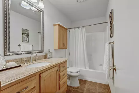 Bath - 205 Pintail Pl, Davis, CA 95616 photo 1 of 1