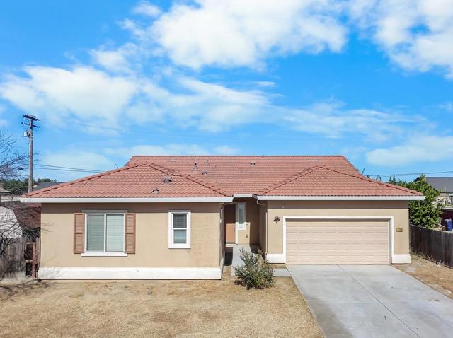 1724 W Summer Blossom Way, Hanford, CA 93230
