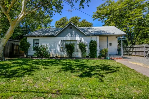 135 Freeman St, Woodland, CA 95695
