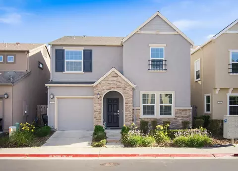 320 Bathbridge Ln, Sacramento, CA 95823