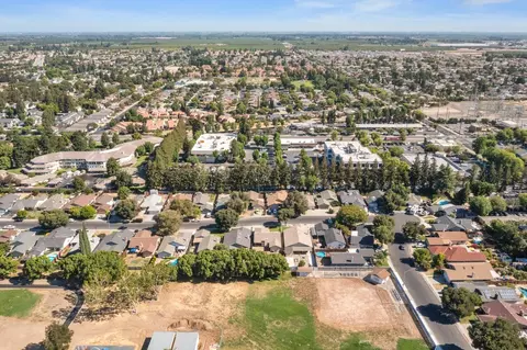 View/Area - 1812 Innsbrook Dr, Modesto, CA 95350 photo 4 of 10