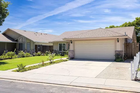 Exterior - 1812 Innsbrook Dr, Modesto, CA 95350 photo 2 of 7