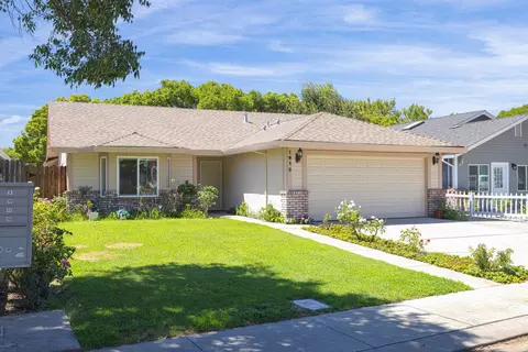 Exterior - 1812 Innsbrook Dr, Modesto, CA 95350 photo 3 of 7