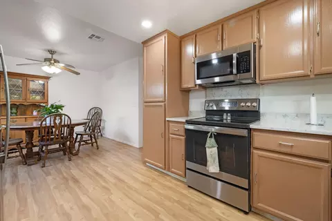 Kitchen - 1812 Innsbrook Dr, Modesto, CA 95350 photo 3 of 4