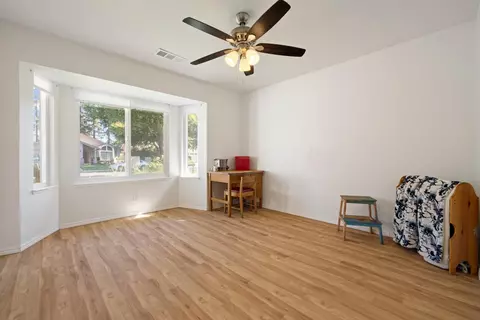 Living - 1812 Innsbrook Dr, Modesto, CA 95350 photo 4 of 4