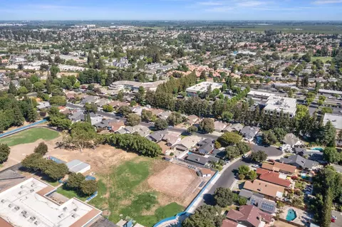 View/Area - 1812 Innsbrook Dr, Modesto, CA 95350 photo 5 of 10