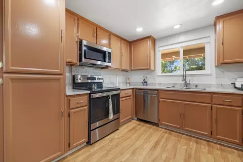Kitchen - 1812 Innsbrook Dr, Modesto, CA 95350 photo 1 of 4