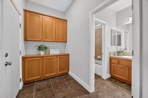 Entry Way - 2207 Hedrick Ct, Rocklin, CA 95765 photo 5 of 8