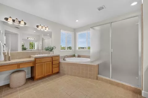 Bath - 2207 Hedrick Ct, Rocklin, CA 95765 photo 1 of 3