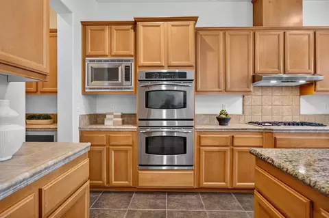 Kitchen - 2207 Hedrick Ct, Rocklin, CA 95765 photo 5 of 6