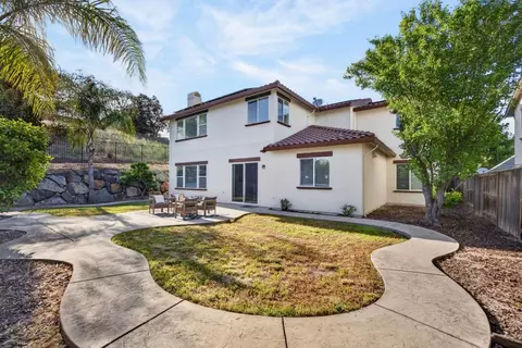 Exterior - 2207 Hedrick Ct, Rocklin, CA 95765 photo 6 of 9