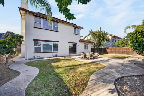 Exterior - 2207 Hedrick Ct, Rocklin, CA 95765 photo 4 of 9