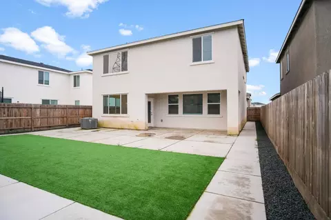 Exterior - 2455 Explorador Dr, Merced, CA 95340 photo 4 of 5