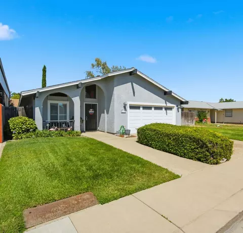 Exterior - 879 Carson Ave, Manteca, CA 95337 photo 2 of 9