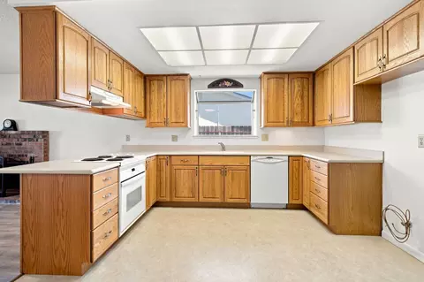 Kitchen - 879 Carson Ave, Manteca, CA 95337 photo 1 of 1