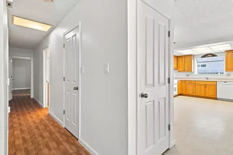 Entry Way - 879 Carson Ave, Manteca, CA 95337 photo 2 of 2