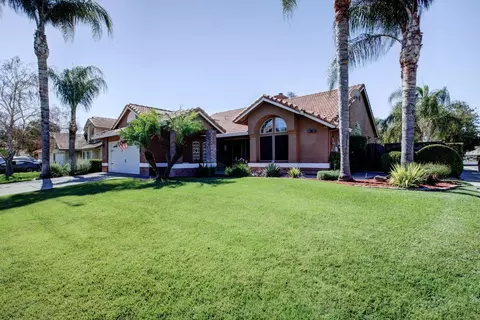 1029 Neal St, Los Banos, CA 93635