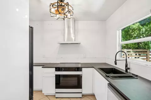 4000 36th St, Sacramento, CA 95820