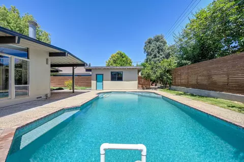 Exterior - 1224 Mcclaren Dr, Carmichael, CA 95608 photo 5 of 10