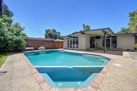 Exterior - 1224 Mcclaren Dr, Carmichael, CA 95608 photo 6 of 10