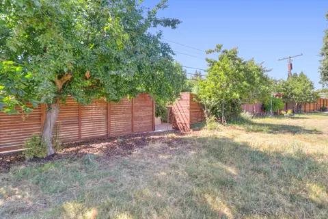 Exterior - 1224 Mcclaren Dr, Carmichael, CA 95608 photo 4 of 10