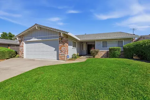1515 Crestmont Ave, Roseville, CA 95661