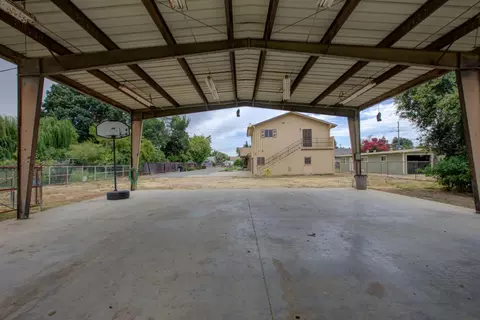 Exterior - 1729 Beverly Dr, Modesto, CA 95358 photo 10 of 14