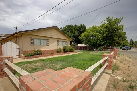 Exterior - 1729 Beverly Dr, Modesto, CA 95358 photo 3 of 14