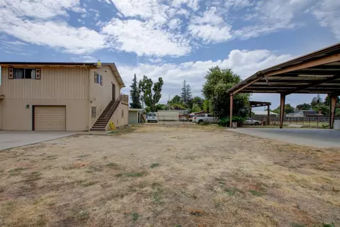 Exterior - 1729 Beverly Dr, Modesto, CA 95358 photo 7 of 14