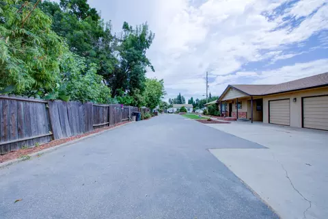 Exterior - 1729 Beverly Dr, Modesto, CA 95358 photo 6 of 14