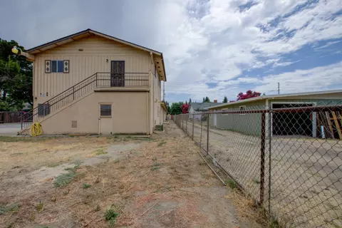 Exterior - 1729 Beverly Dr, Modesto, CA 95358 photo 8 of 14
