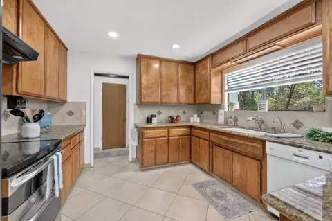 Kitchen - 5524 Crestline Dr, Foresthill, CA 95631 photo 3 of 6