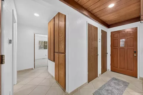Entry Way - 5524 Crestline Dr, Foresthill, CA 95631 photo 2 of 5