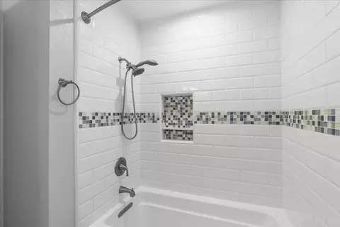 Bath - 1016 Lillian Dr, Modesto, CA 95355 photo 3 of 3
