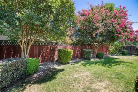 Exterior - 1016 Lillian Dr, Modesto, CA 95355 photo 10 of 11