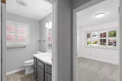 Entry Way - 1016 Lillian Dr, Modesto, CA 95355 photo 4 of 4