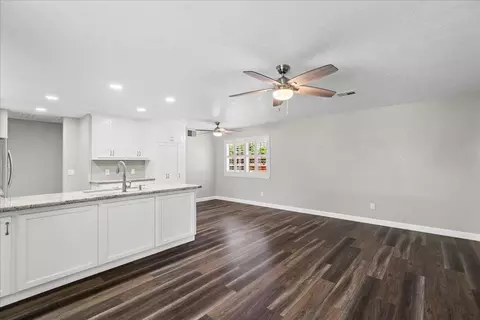 Living - 1016 Lillian Dr, Modesto, CA 95355 photo 4 of 8