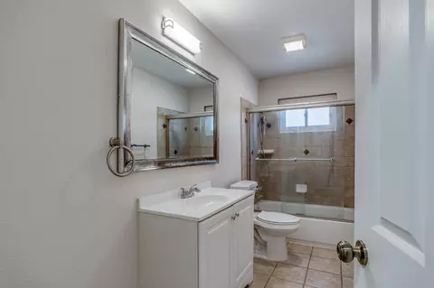 Bath - 430 Eva Dr, Manteca, CA 95336 photo 1 of 2