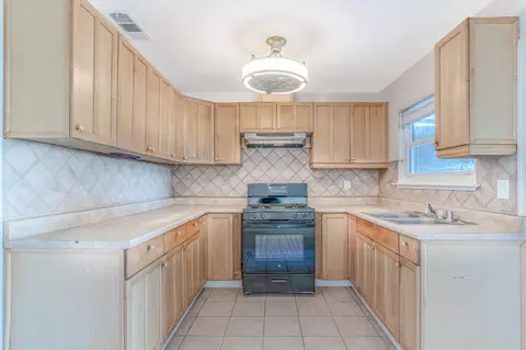 Kitchen - 430 Eva Dr, Manteca, CA 95336 photo 1 of 1