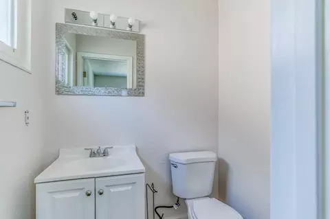Bath - 430 Eva Dr, Manteca, CA 95336 photo 2 of 2