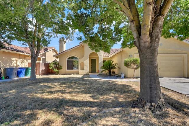 528 Burgundy St, Los Banos, CA 93635