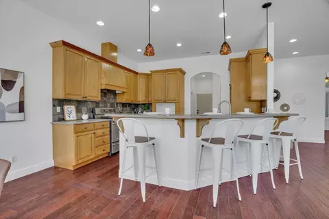 Kitchen - 565 Springcreek Pl, Manteca, CA 95337 photo 1 of 4