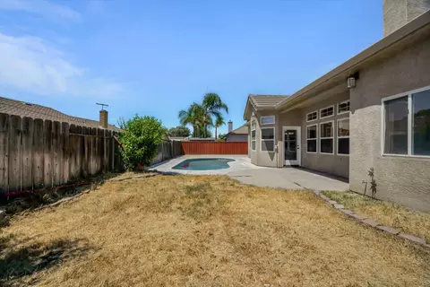 Exterior - 565 Springcreek Pl, Manteca, CA 95337 photo 8 of 9